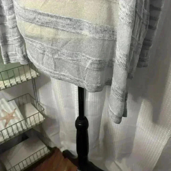 Chicos Women’s 3 US XL Asymmetrical Light Blue Semi Sheer Long Sleeve Tunic Top - Picture 8 of 11